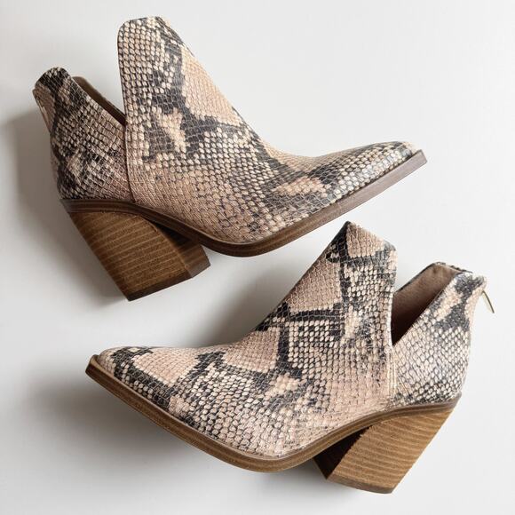 NWT Vince Camuto Gigietta Snake Print Ankle Bootie Size 7.5 - Picture 5 of 8